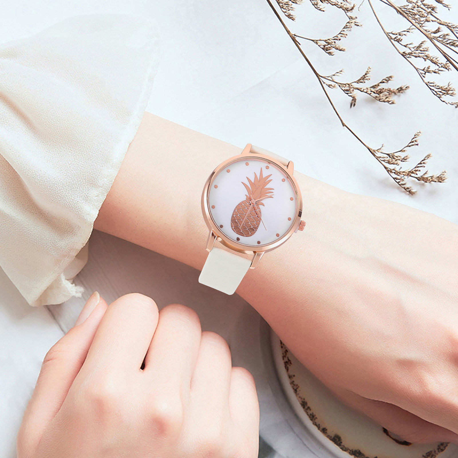 Pineapple Pattern Women Wrist  - Luxury Watch Gift For Her 评论和价格